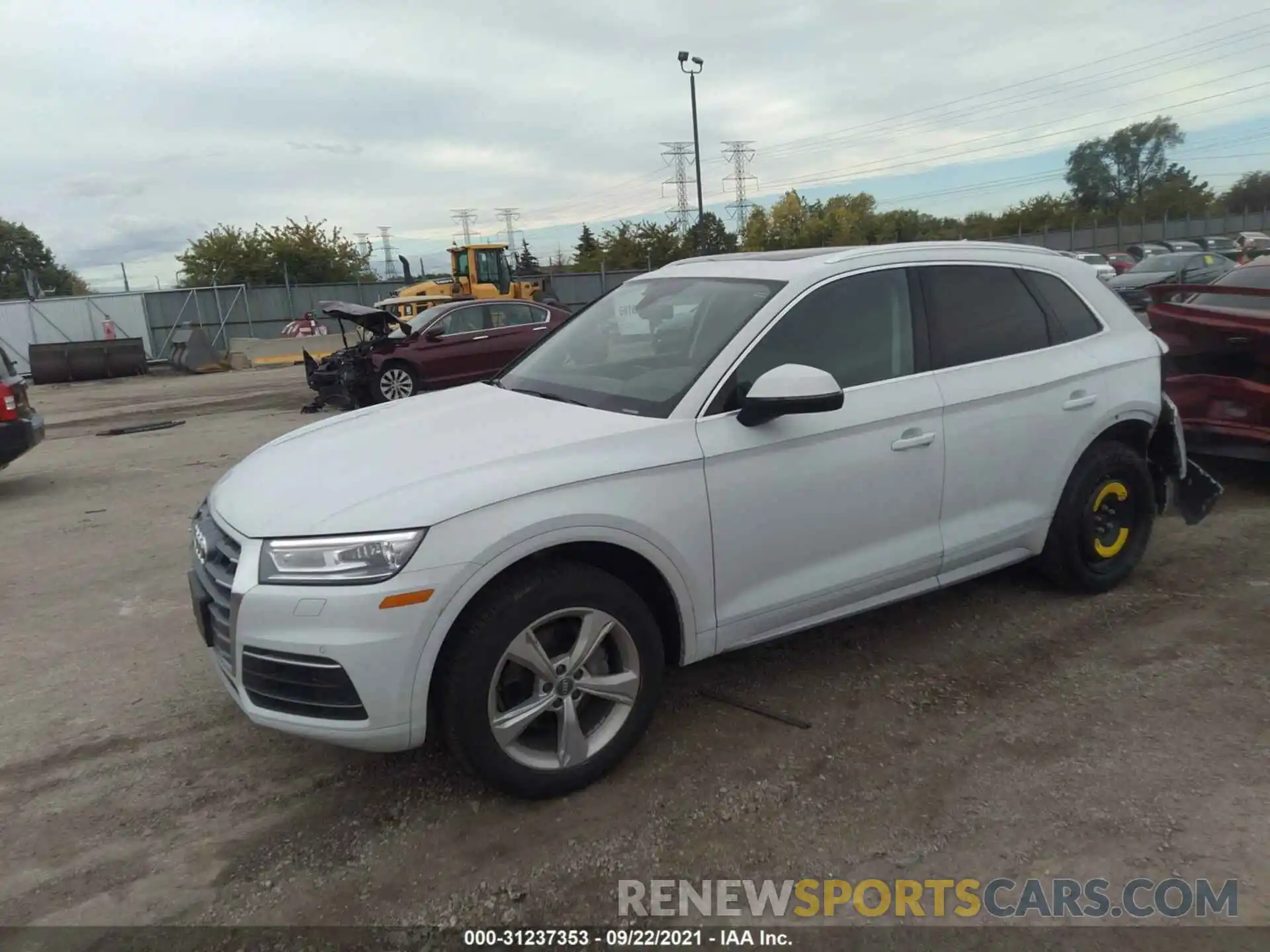 2 Фотография поврежденного автомобиля WA1ANAFY2L2013120 AUDI Q5 2020