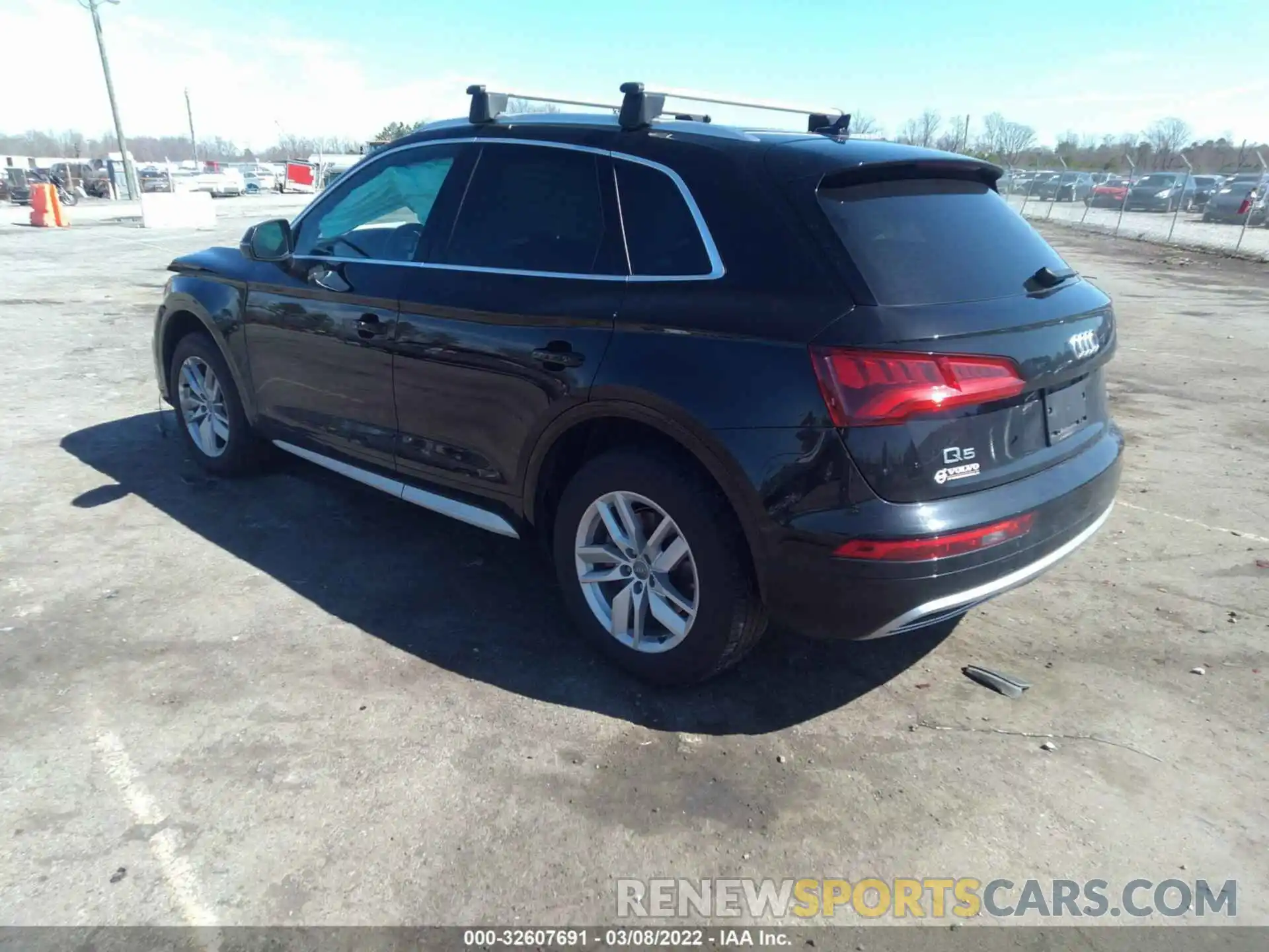 3 Фотография поврежденного автомобиля WA1ANAFY2L2021007 AUDI Q5 2020