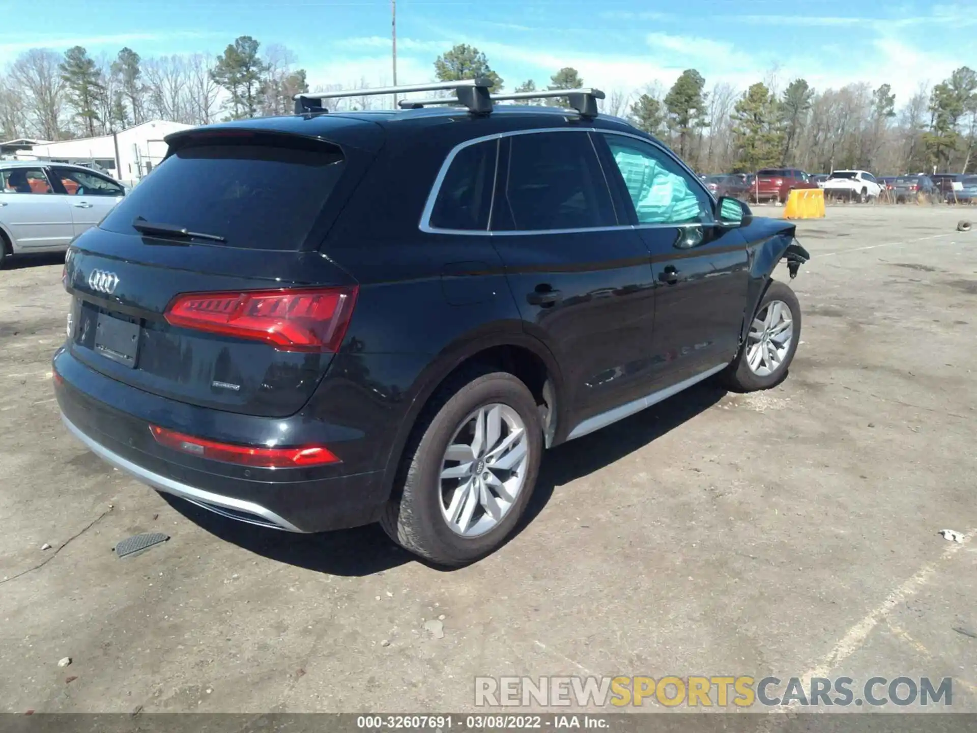 4 Photograph of a damaged car WA1ANAFY2L2021007 AUDI Q5 2020