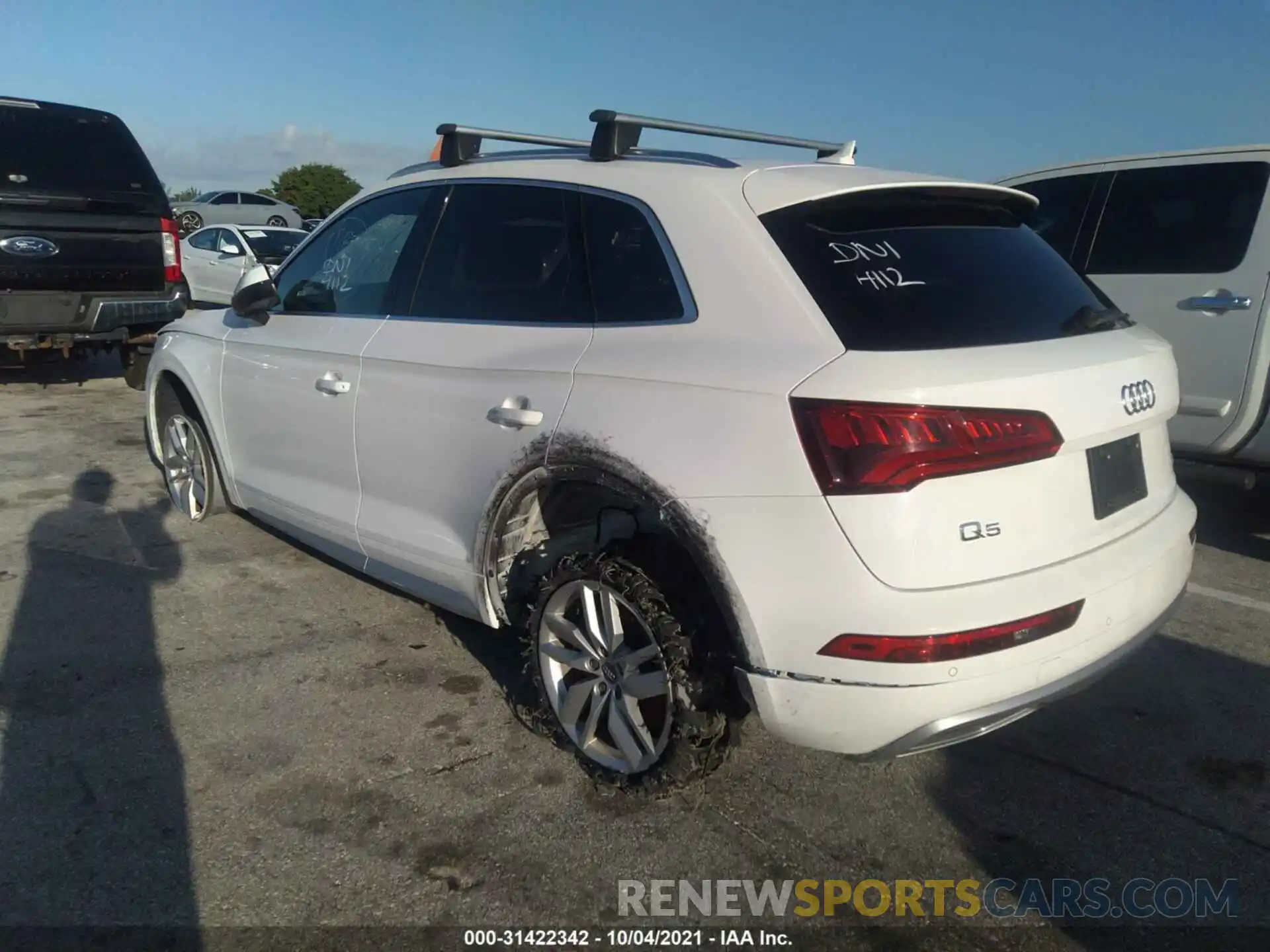 3 Фотография поврежденного автомобиля WA1ANAFY2L2024540 AUDI Q5 2020