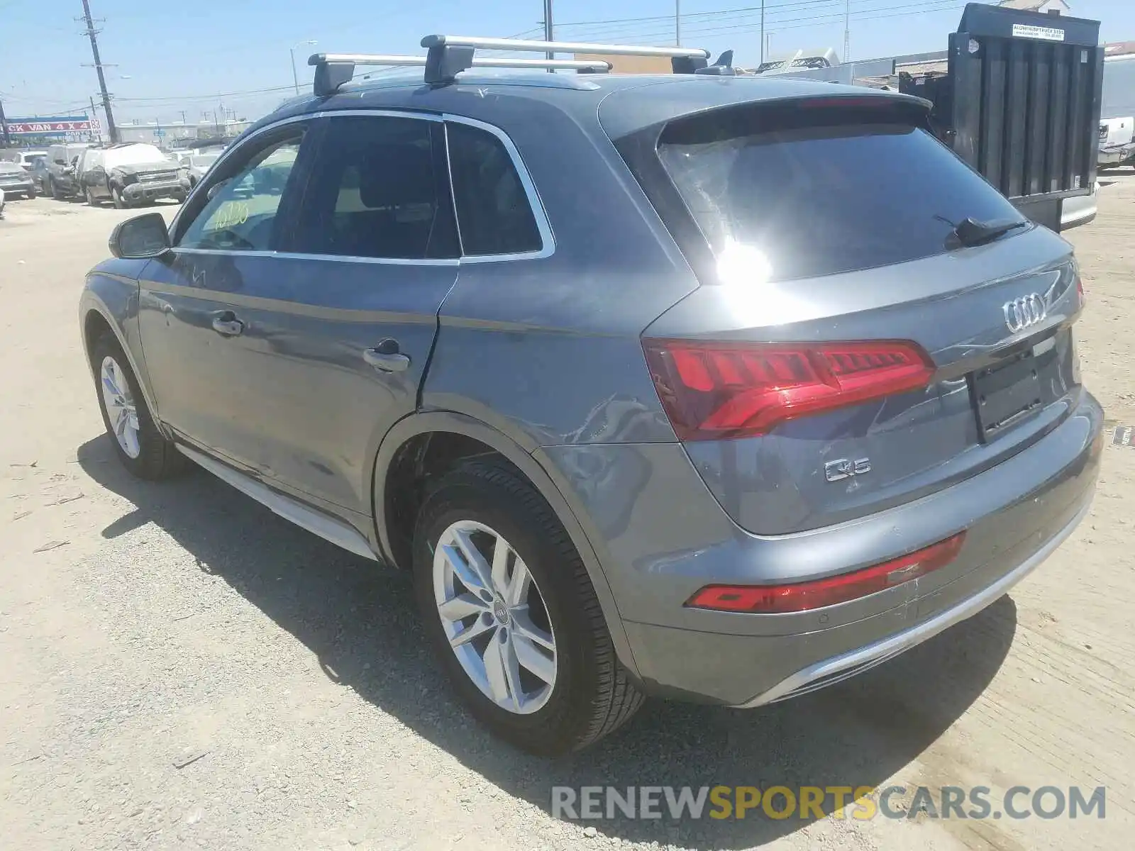 3 Фотография поврежденного автомобиля WA1ANAFY2L2030225 AUDI Q5 2020