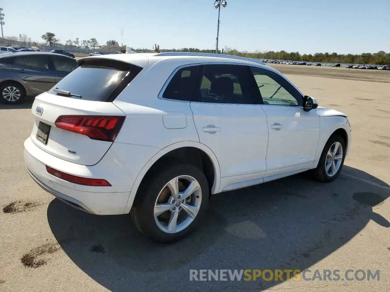 3 Photograph of a damaged car WA1ANAFY2L2064231 AUDI Q5 2020