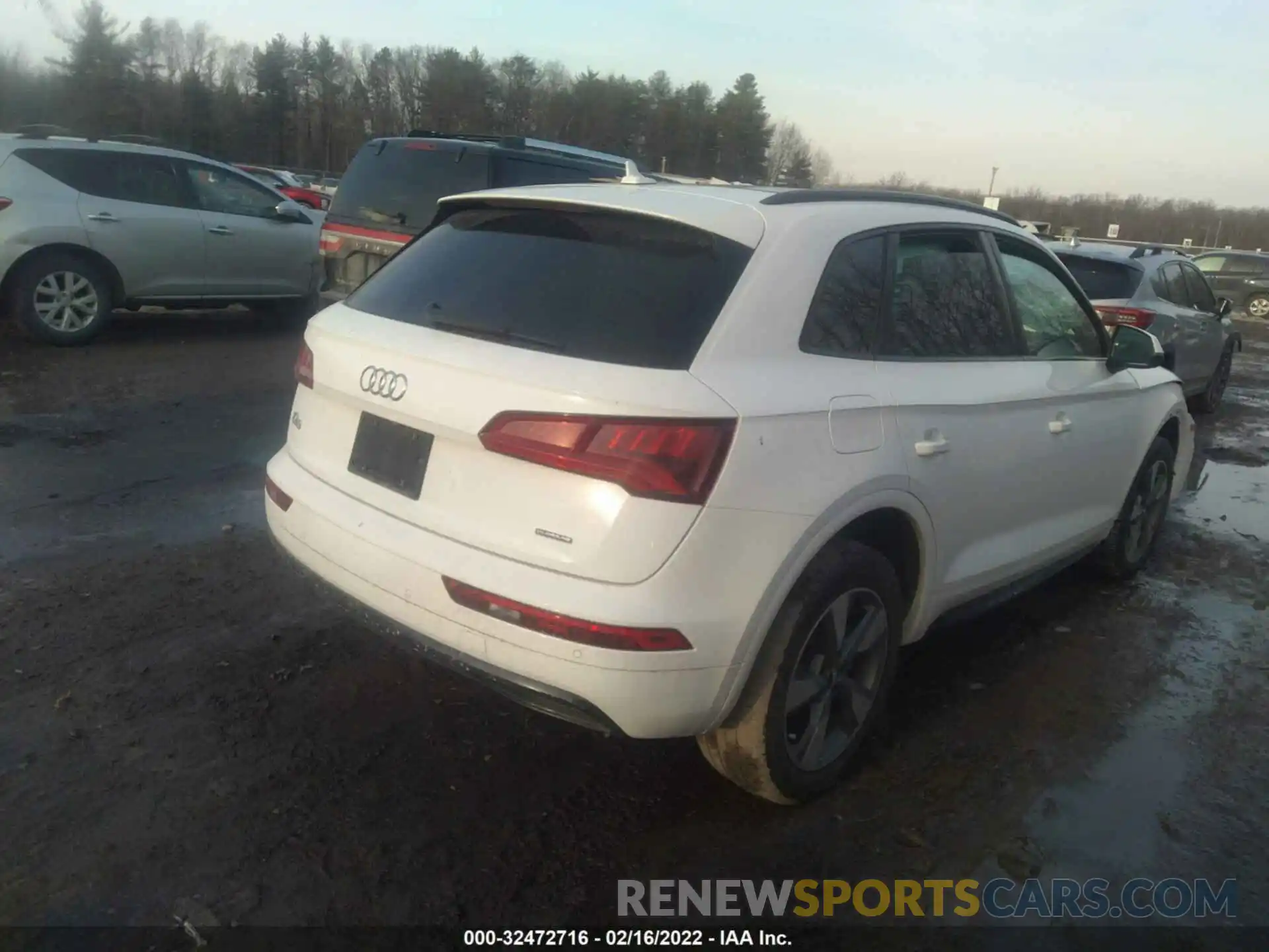 4 Photograph of a damaged car WA1ANAFY2L2092465 AUDI Q5 2020