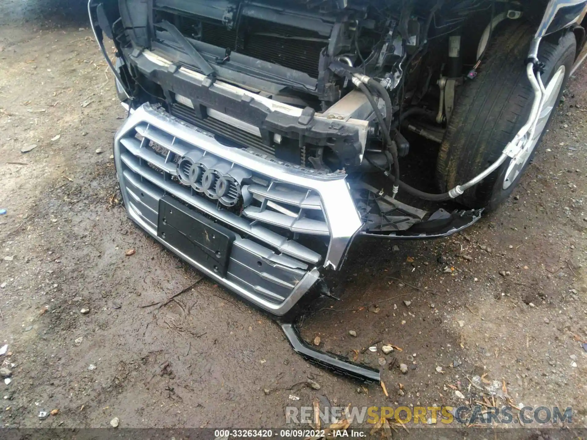 12 Photograph of a damaged car WA1ANAFY3L2019489 AUDI Q5 2020