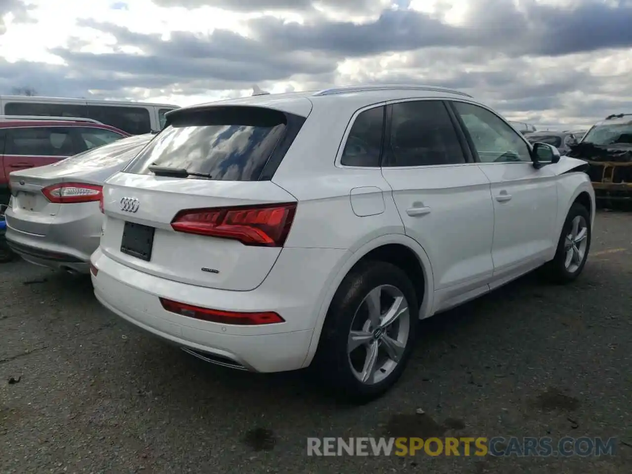 4 Photograph of a damaged car WA1ANAFY4L2083301 AUDI Q5 2020