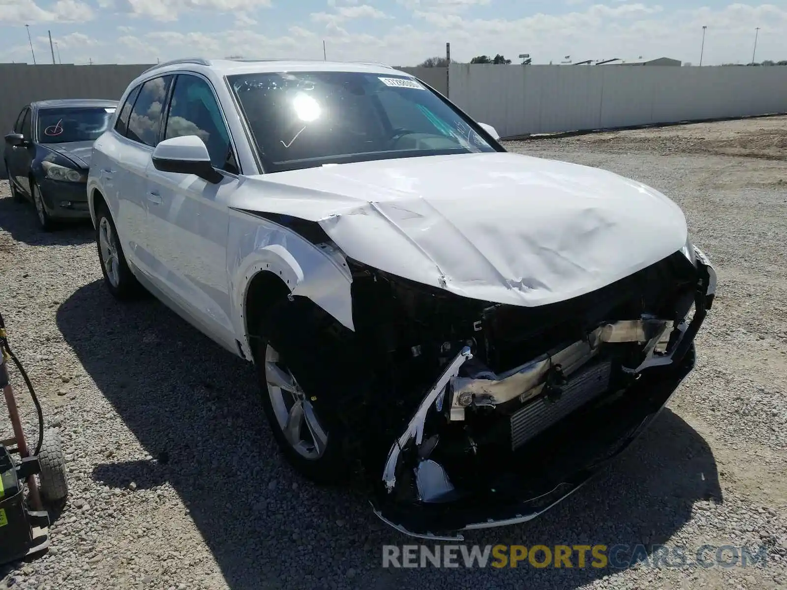 1 Photograph of a damaged car WA1ANAFY5L2010034 AUDI Q5 2020