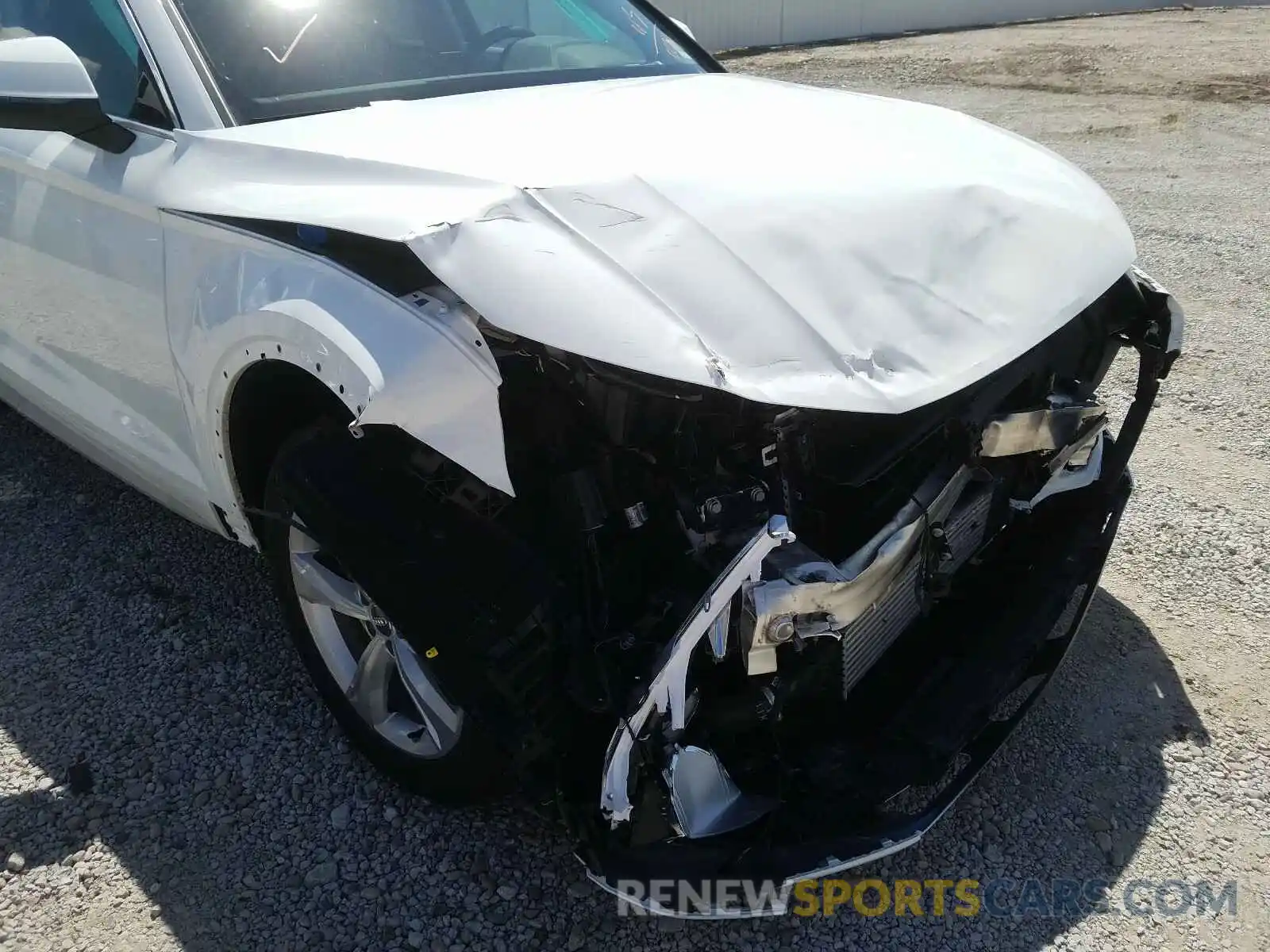 9 Photograph of a damaged car WA1ANAFY5L2010034 AUDI Q5 2020