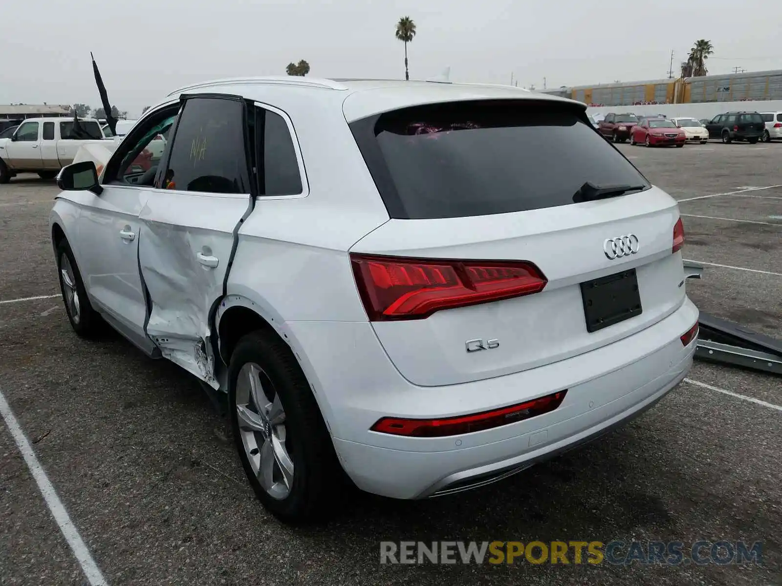 3 Photograph of a damaged car WA1ANAFY5L2020529 AUDI Q5 2020