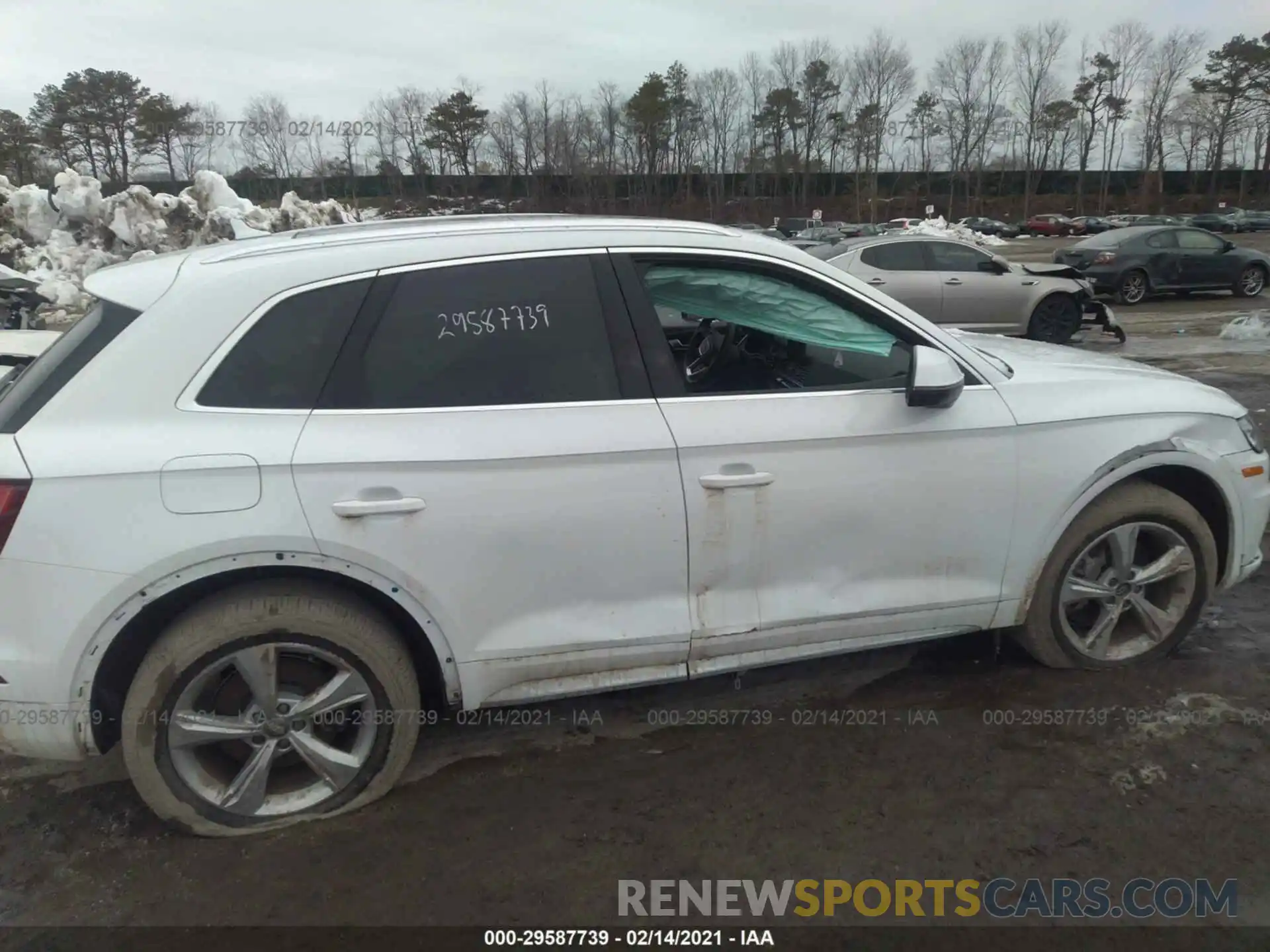 6 Photograph of a damaged car WA1ANAFY5L2039193 AUDI Q5 2020