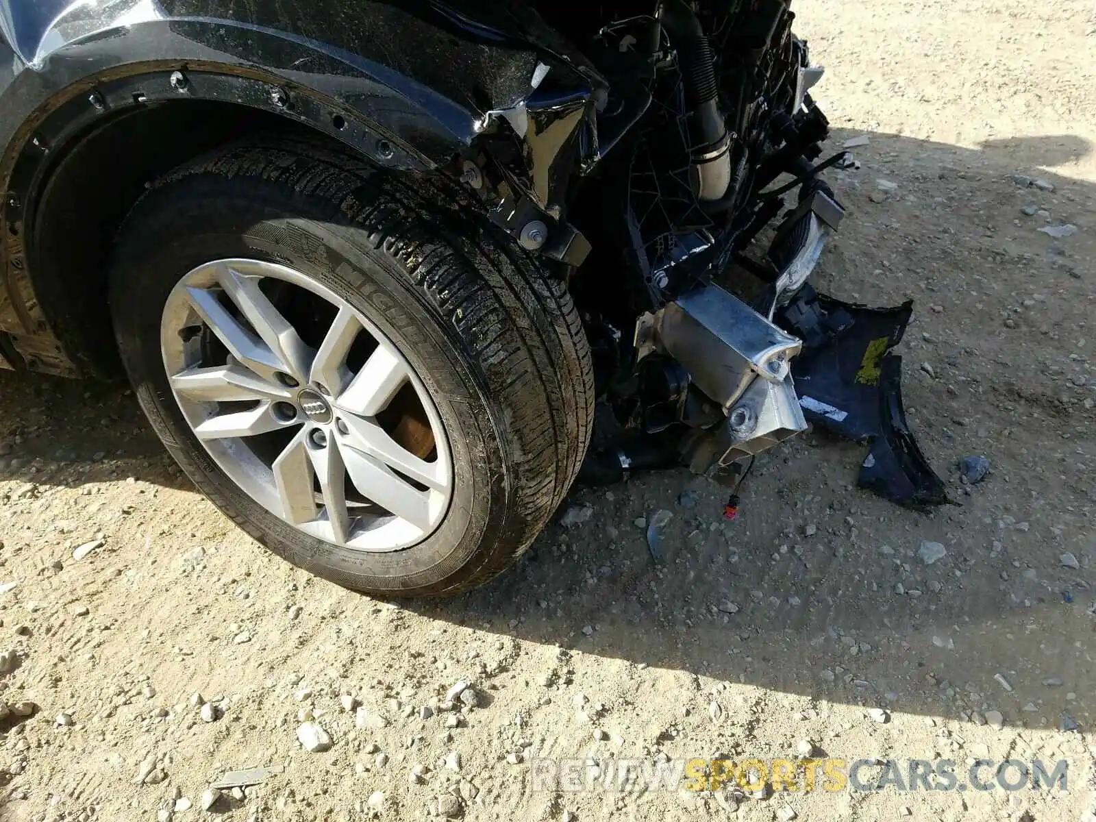 9 Photograph of a damaged car WA1ANAFY5L2059394 AUDI Q5 2020