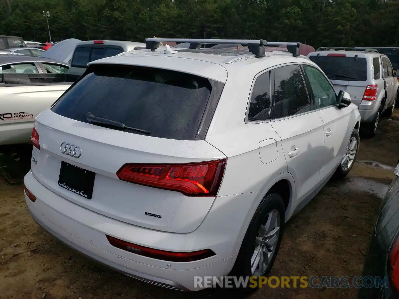 4 Photograph of a damaged car WA1ANAFY5L2065146 AUDI Q5 2020