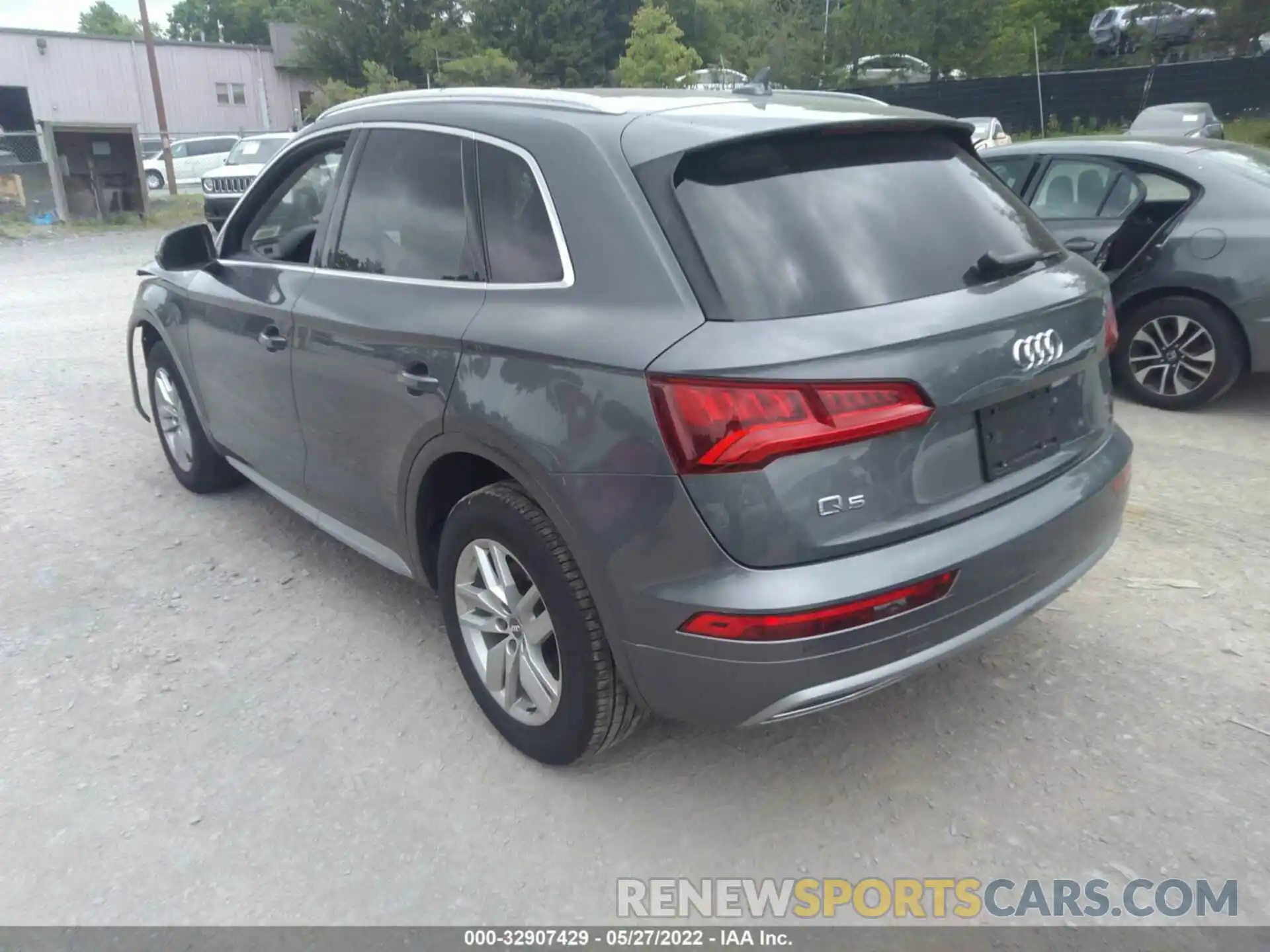 3 Фотография поврежденного автомобиля WA1ANAFY5L2076096 AUDI Q5 2020