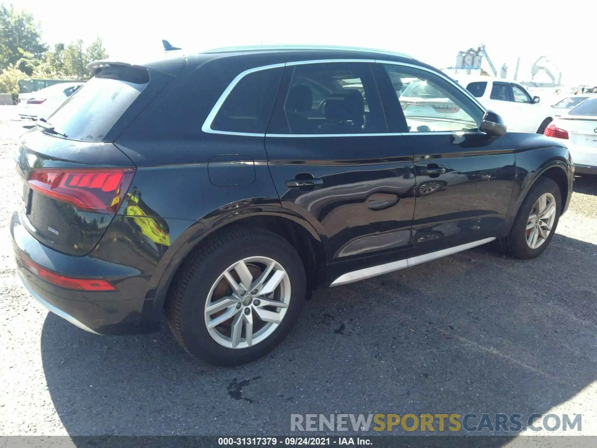 4 Photograph of a damaged car WA1ANAFY5L2103958 AUDI Q5 2020