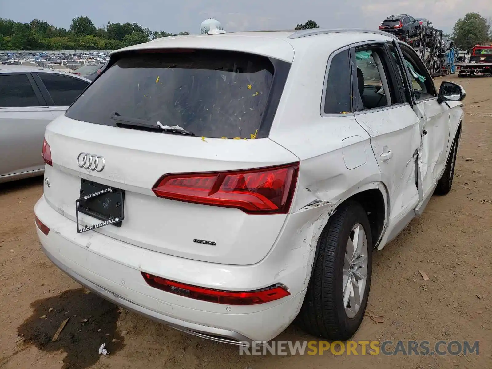 4 Photograph of a damaged car WA1ANAFY5L2104463 AUDI Q5 2020