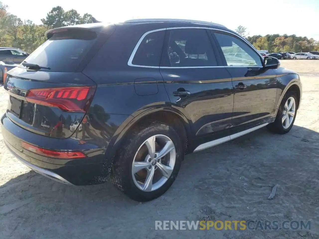 4 Photograph of a damaged car WA1ANAFY6L2009989 AUDI Q5 2020