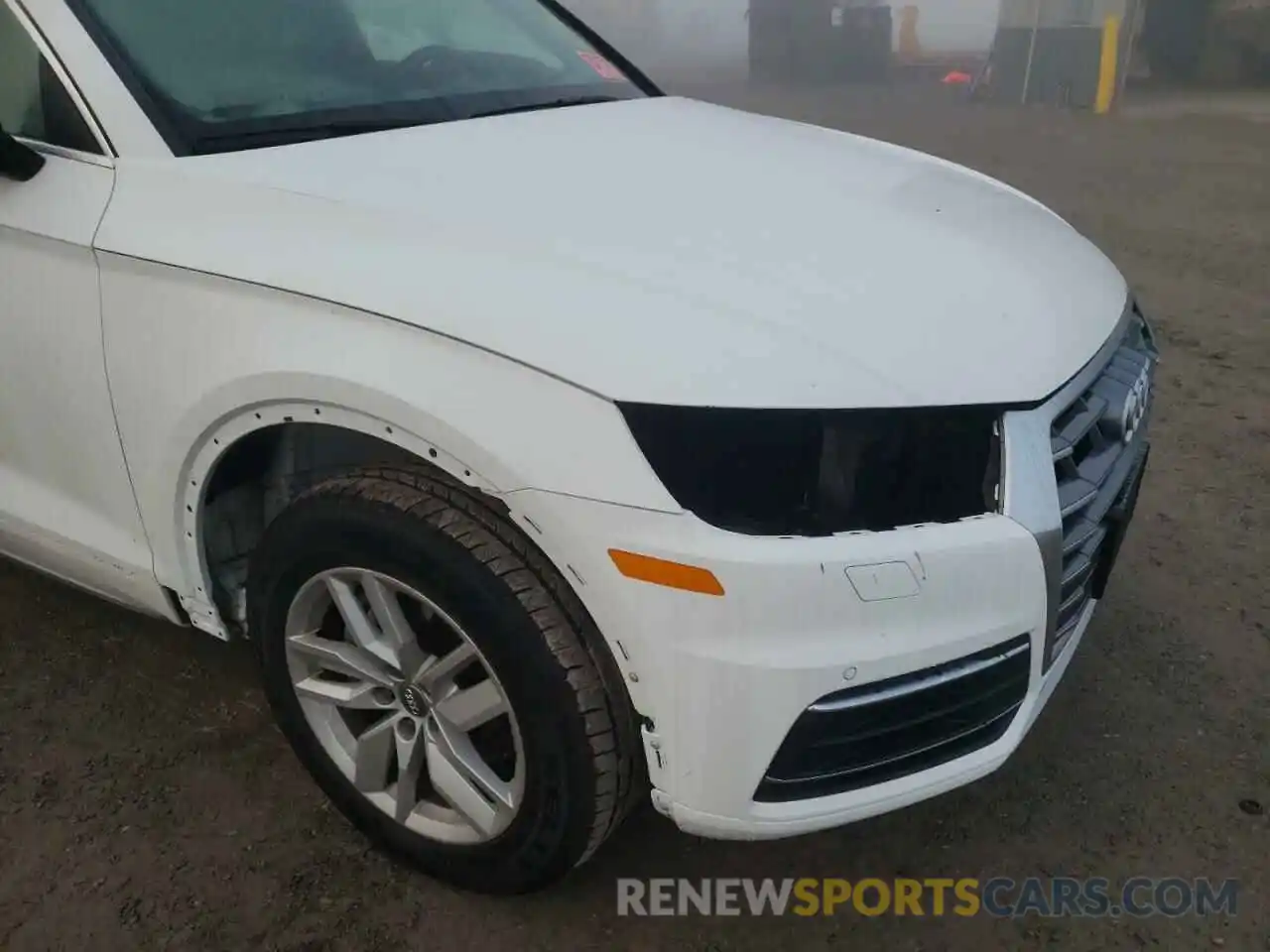 9 Photograph of a damaged car WA1ANAFY6L2022855 AUDI Q5 2020