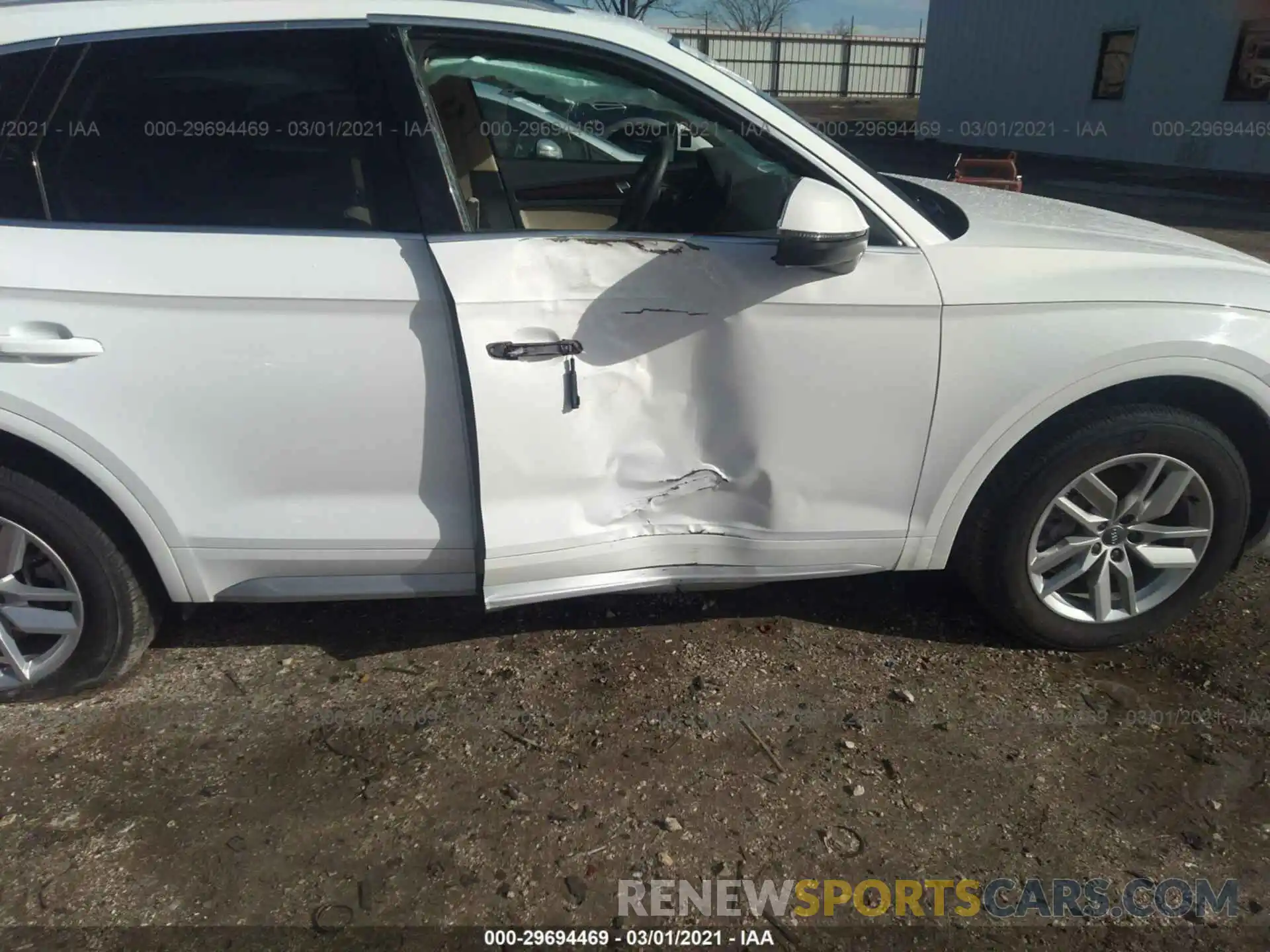 6 Photograph of a damaged car WA1ANAFY6L2026002 AUDI Q5 2020