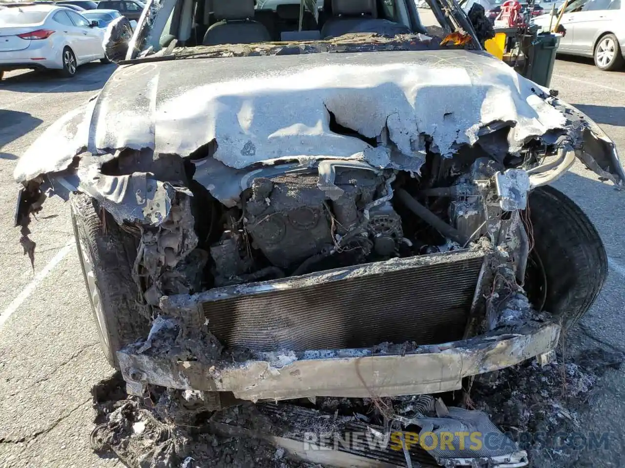 9 Photograph of a damaged car WA1ANAFY6L2040238 AUDI Q5 2020