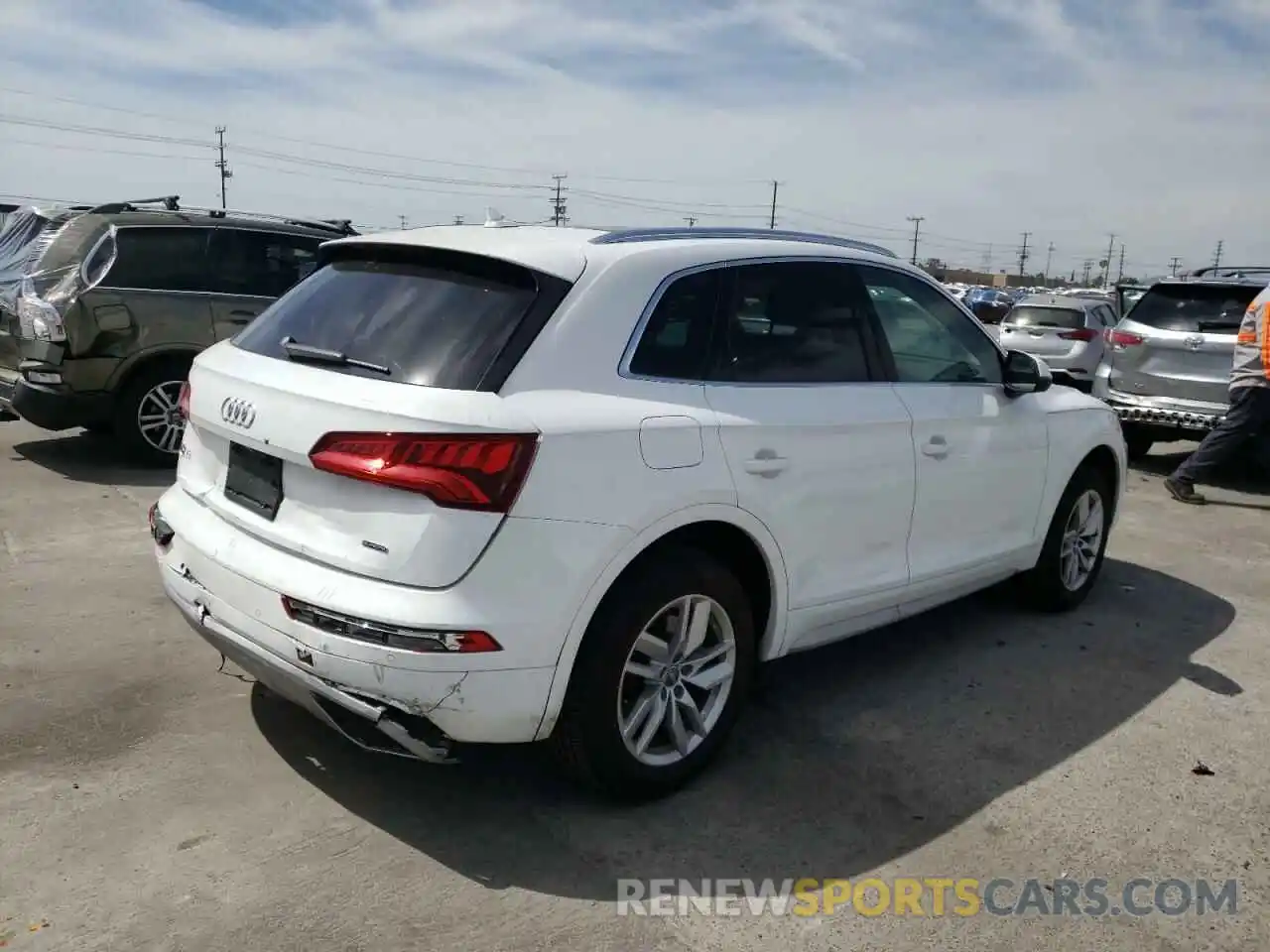 4 Photograph of a damaged car WA1ANAFY6L2042233 AUDI Q5 2020