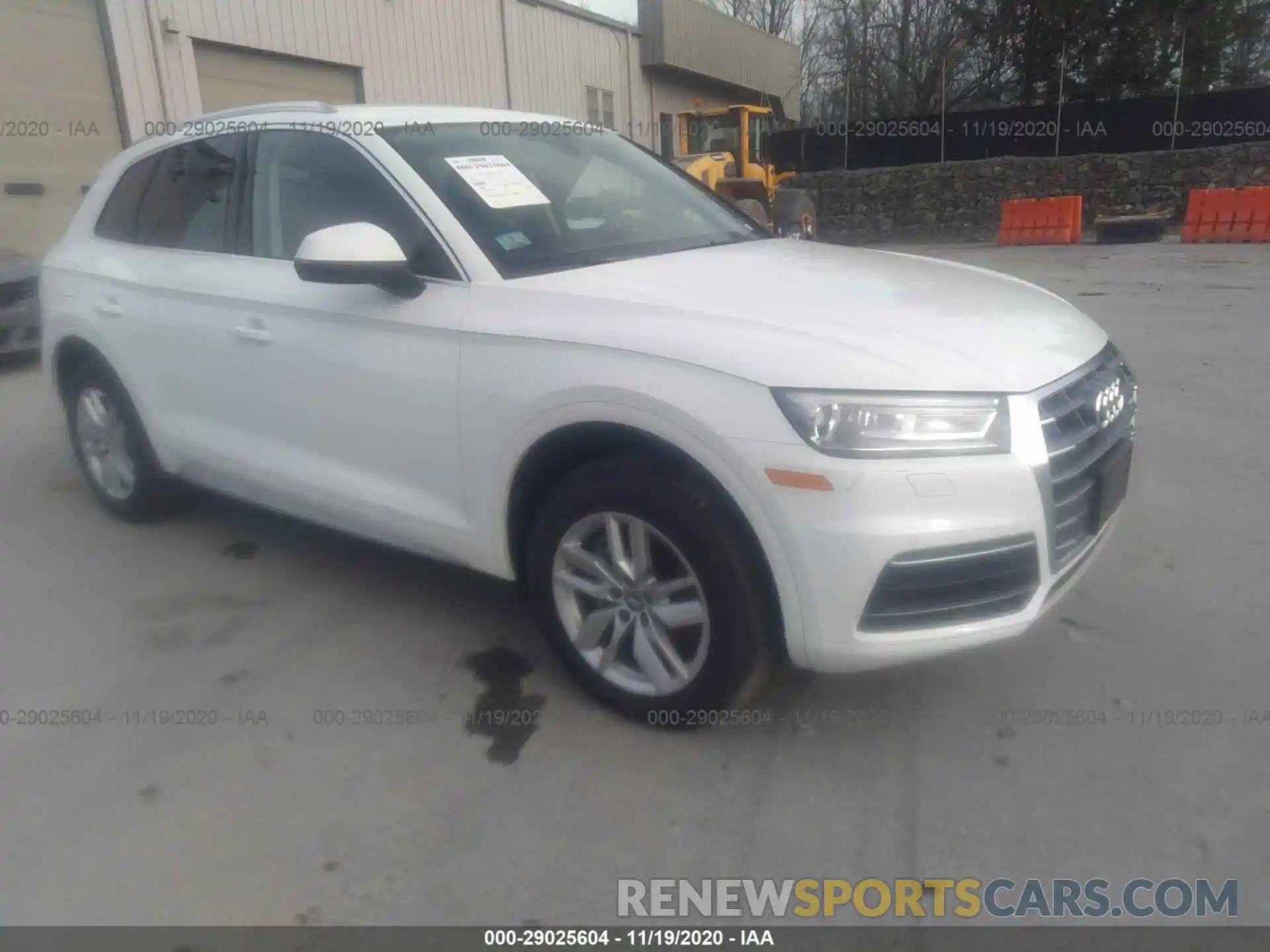 1 Photograph of a damaged car WA1ANAFY6L2060019 AUDI Q5 2020