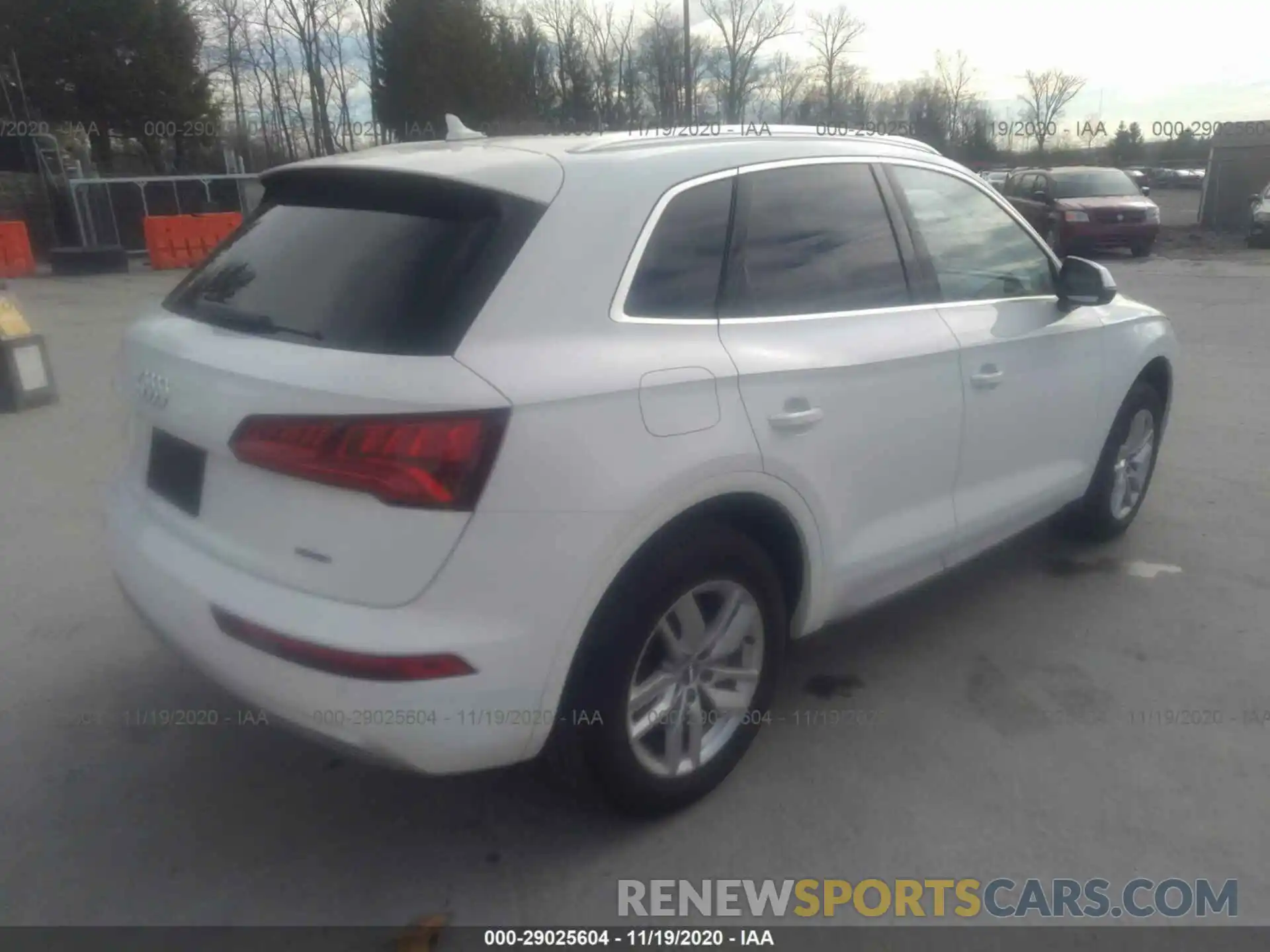 4 Photograph of a damaged car WA1ANAFY6L2060019 AUDI Q5 2020