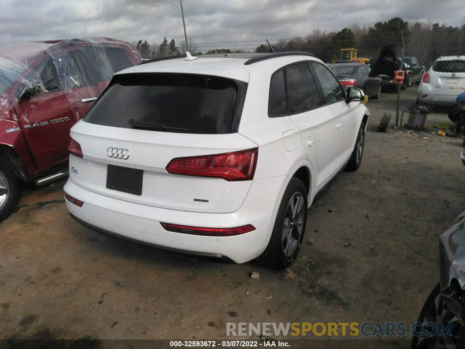 4 Photograph of a damaged car WA1ANAFY6L2084093 AUDI Q5 2020