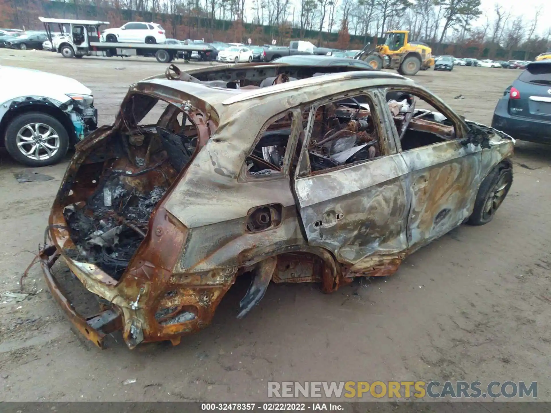 4 Photograph of a damaged car WA1ANAFY6L2104083 AUDI Q5 2020