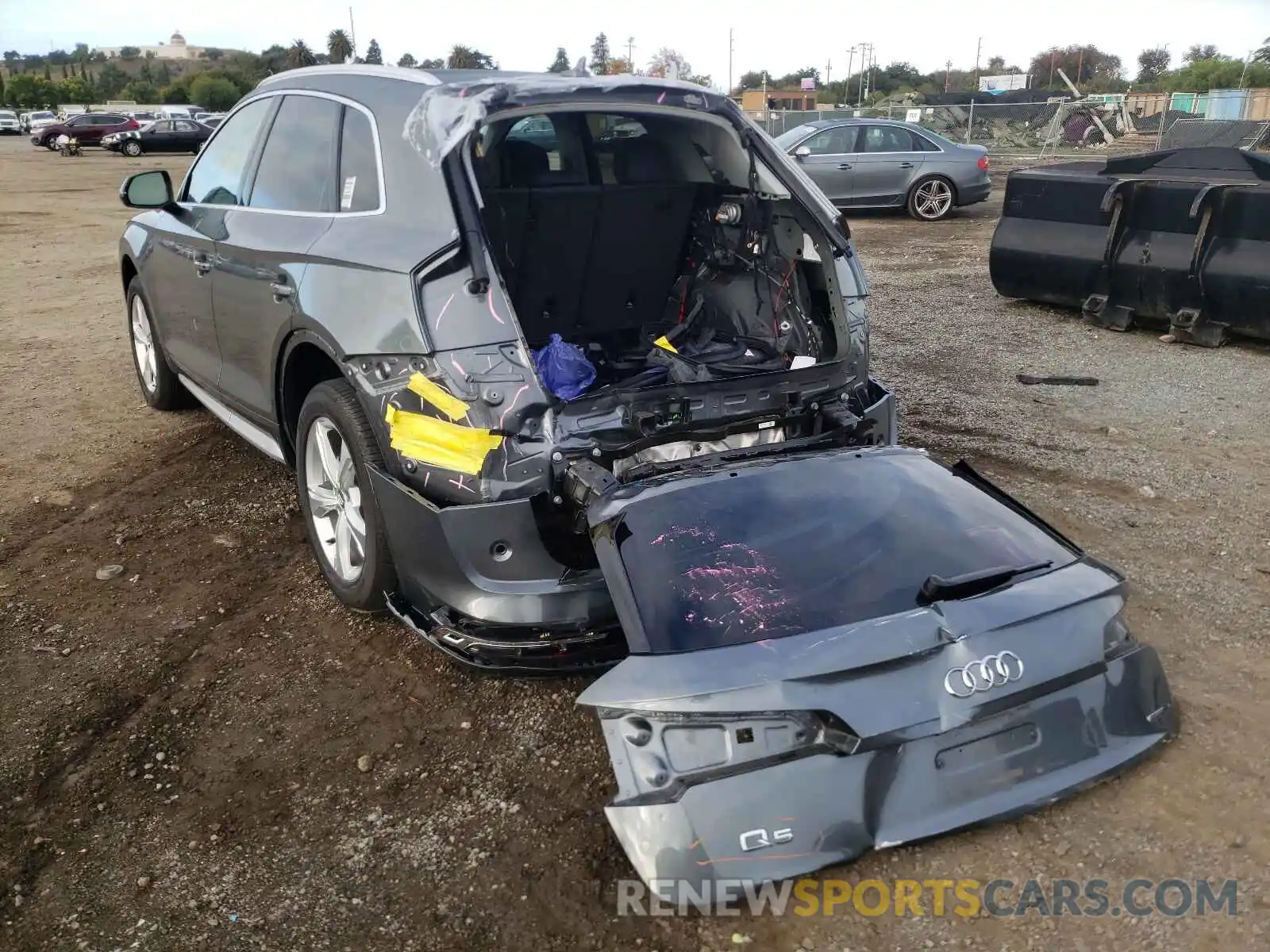 3 Photograph of a damaged car WA1ANAFY7L2032102 AUDI Q5 2020