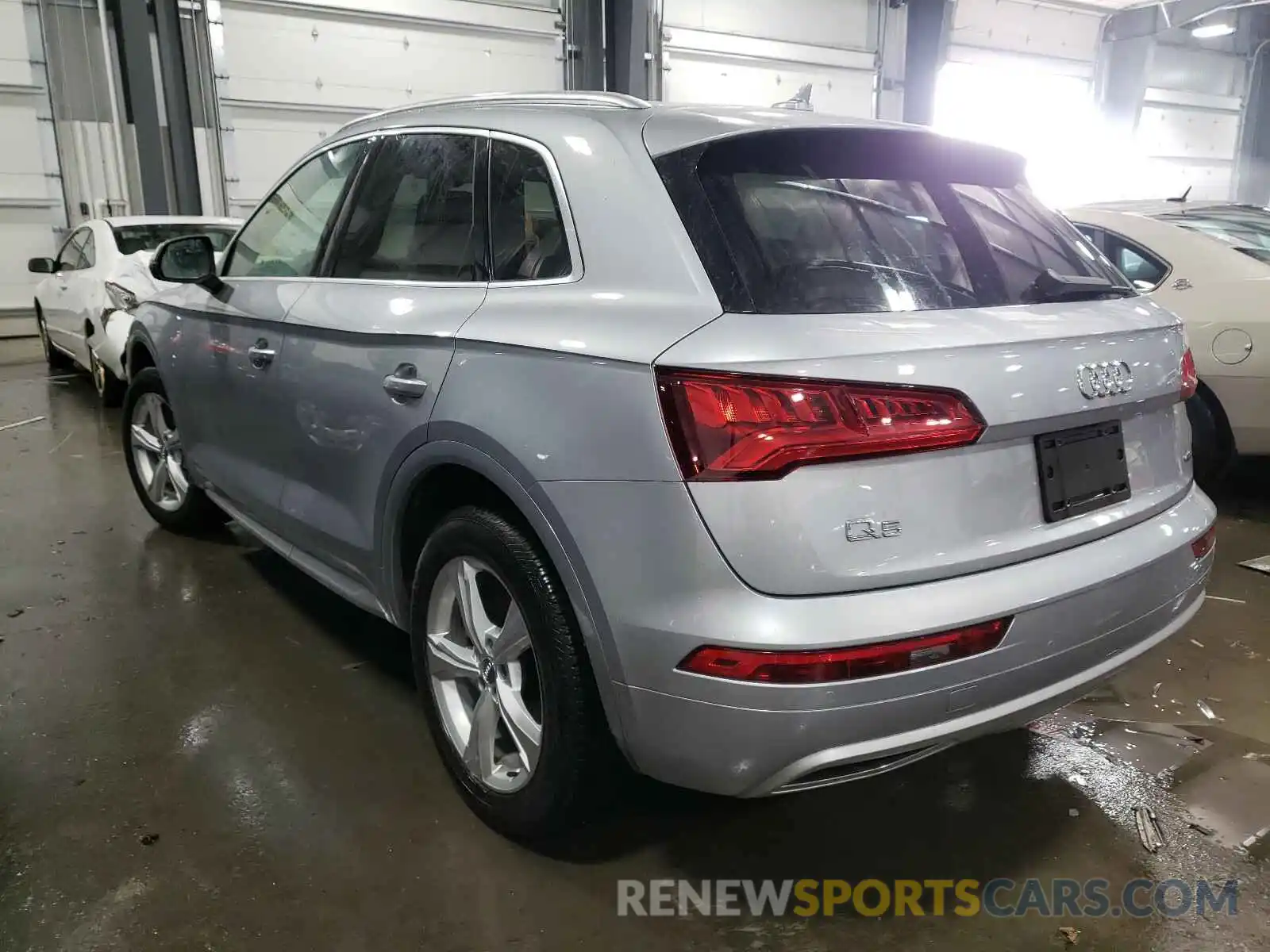 3 Фотография поврежденного автомобиля WA1ANAFY7L2082868 AUDI Q5 2020