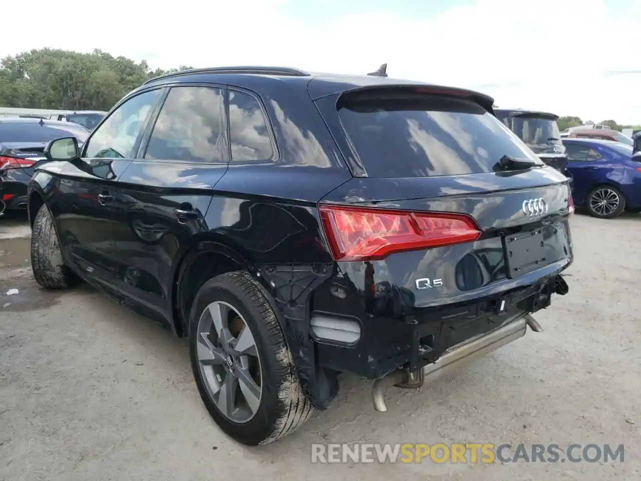 3 Photograph of a damaged car WA1ANAFY7L2105775 AUDI Q5 2020