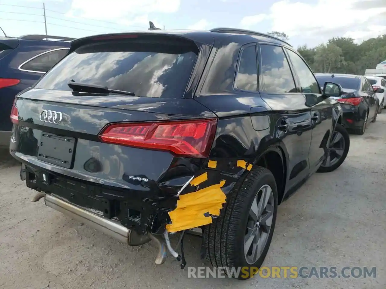 4 Photograph of a damaged car WA1ANAFY7L2105775 AUDI Q5 2020