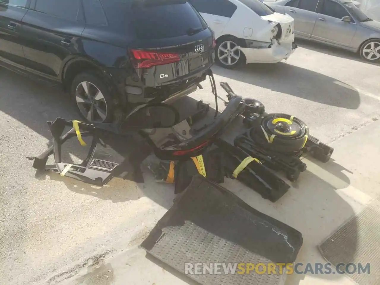 9 Photograph of a damaged car WA1ANAFY7L2105775 AUDI Q5 2020