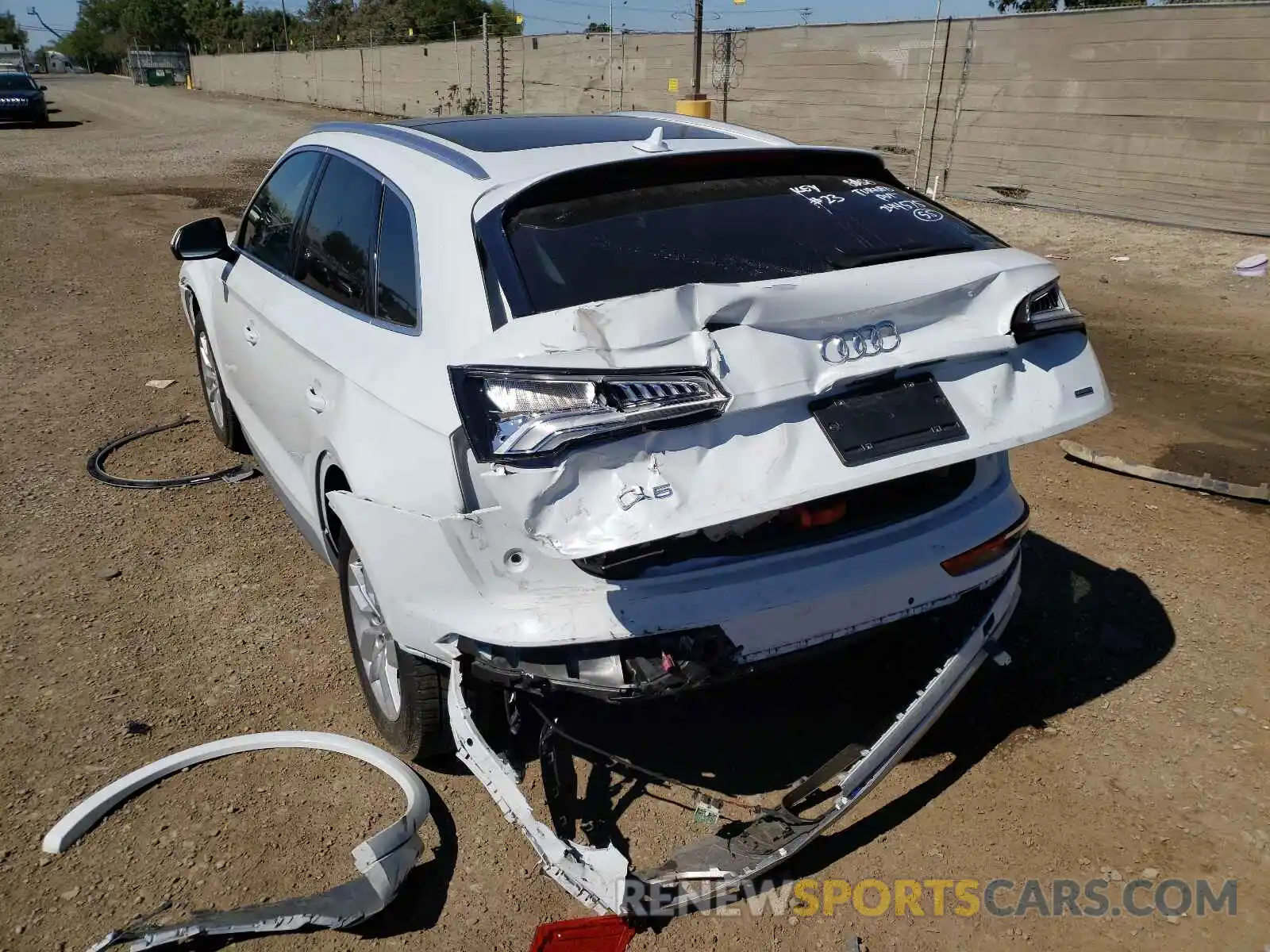 9 Photograph of a damaged car WA1ANAFY8L2015146 AUDI Q5 2020