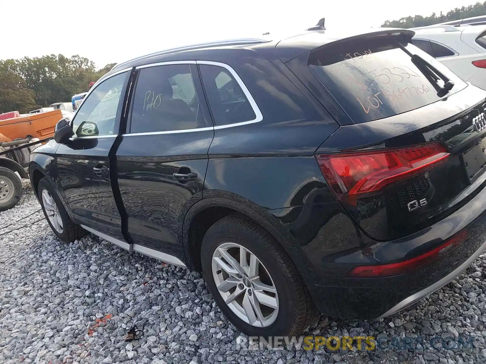 3 Фотография поврежденного автомобиля WA1ANAFY8L2053217 AUDI Q5 2020