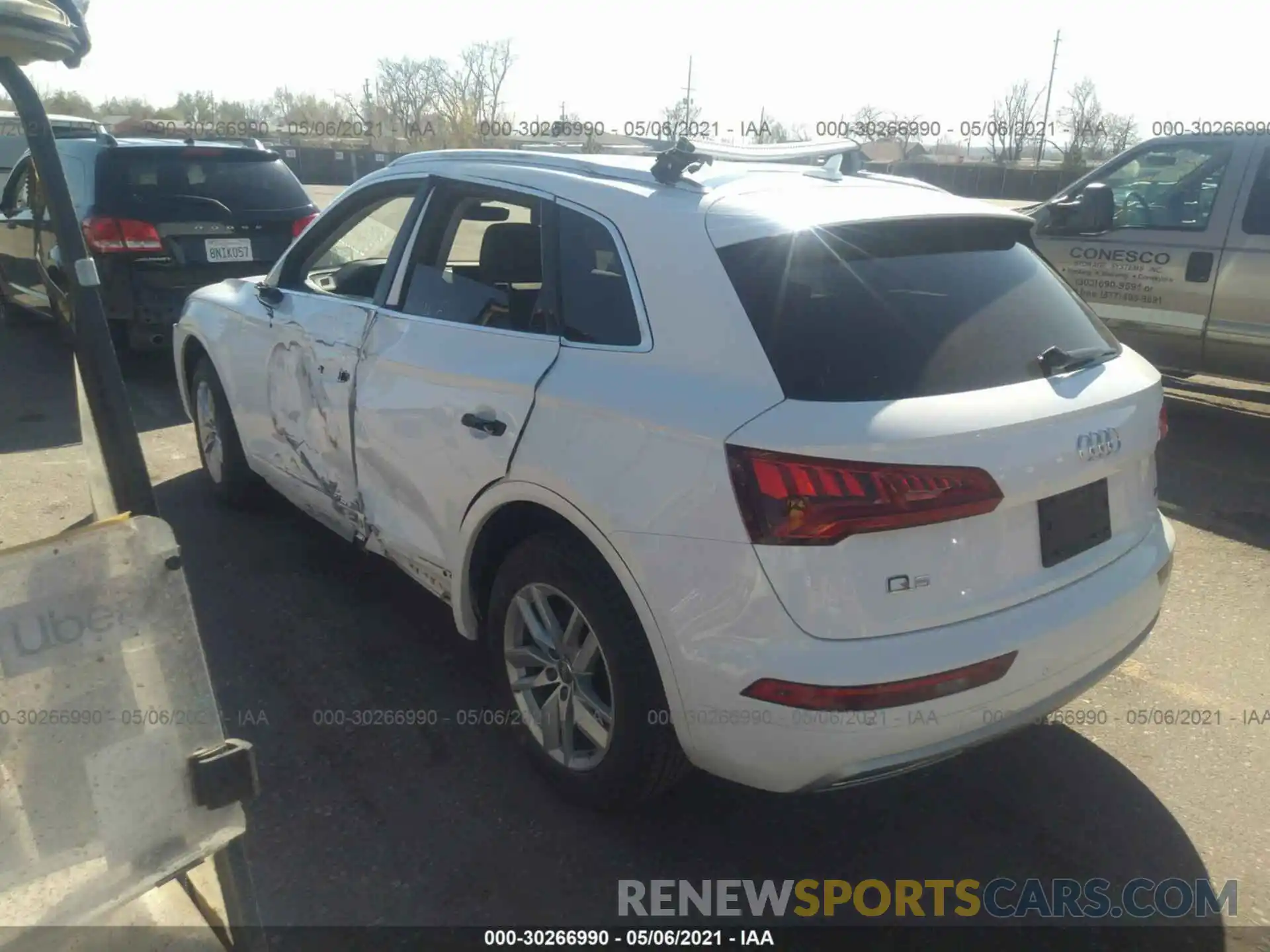 3 Photograph of a damaged car WA1ANAFY9L2035390 AUDI Q5 2020