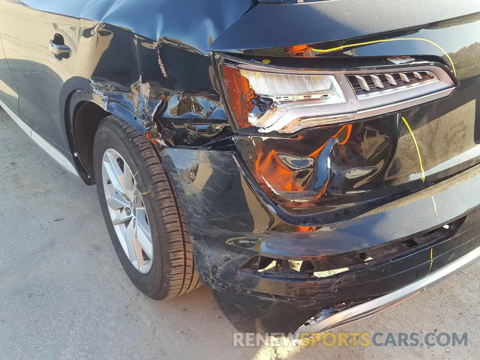 9 Photograph of a damaged car WA1ANAFY9L2036622 AUDI Q5 2020