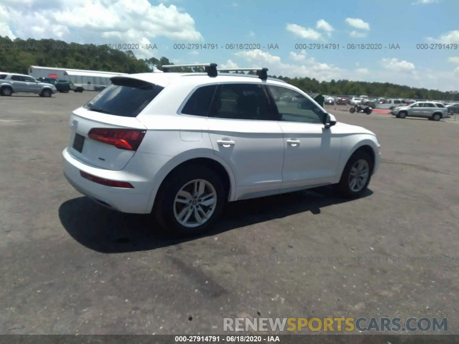 4 Photograph of a damaged car WA1ANAFY9L2041769 AUDI Q5 2020