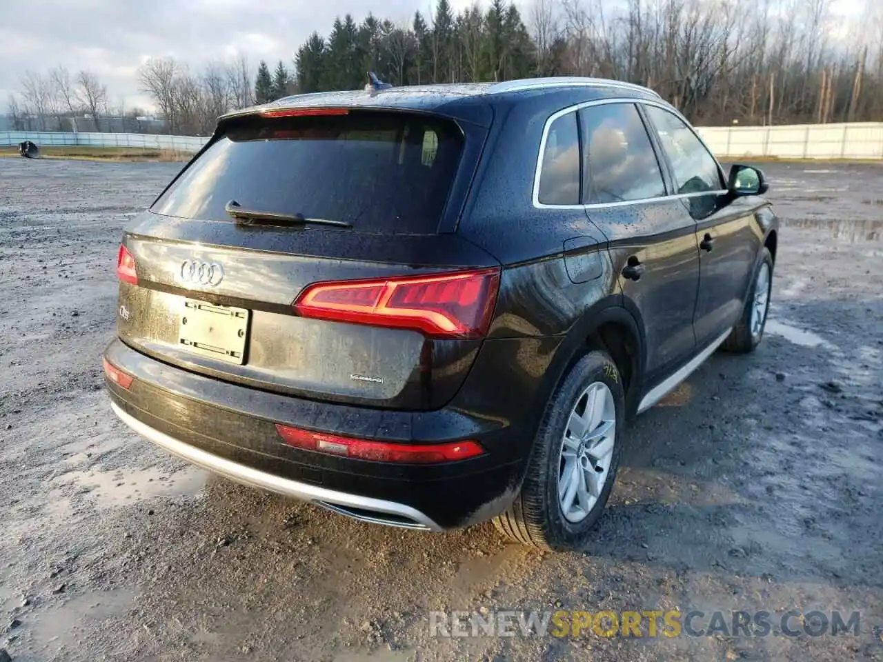 4 Photograph of a damaged car WA1ANAFY9L2091216 AUDI Q5 2020