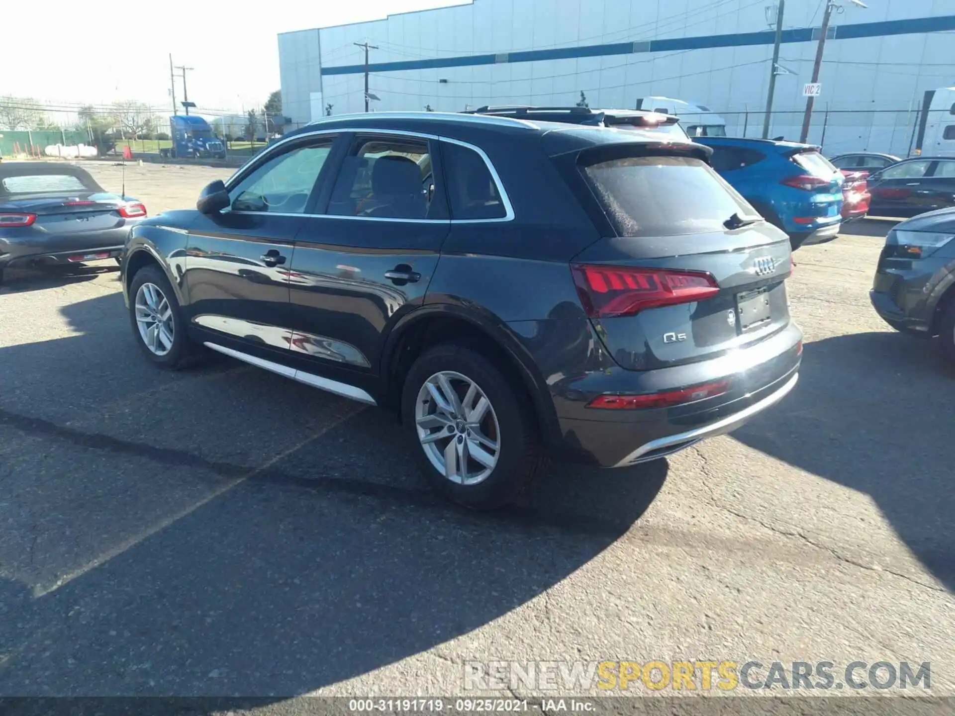 3 Фотография поврежденного автомобиля WA1ANAFY9L2100951 AUDI Q5 2020