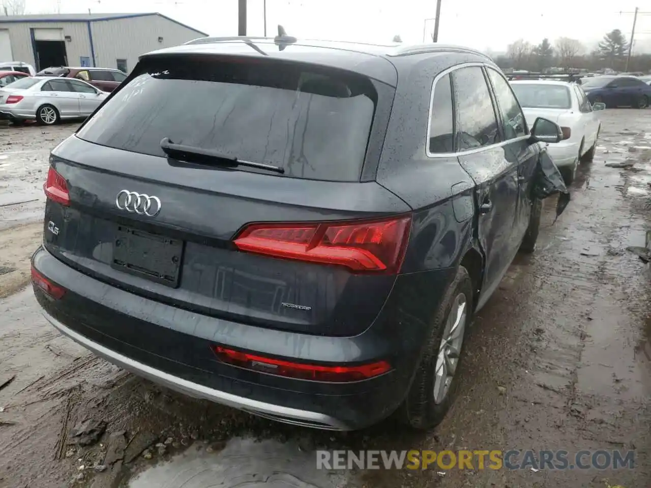 4 Photograph of a damaged car WA1ANAFY9L2113439 AUDI Q5 2020