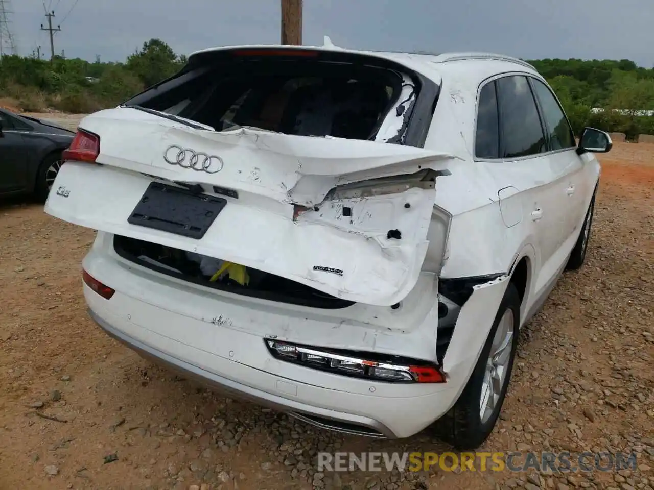 9 Photograph of a damaged car WA1ANAFYXL2021708 AUDI Q5 2020