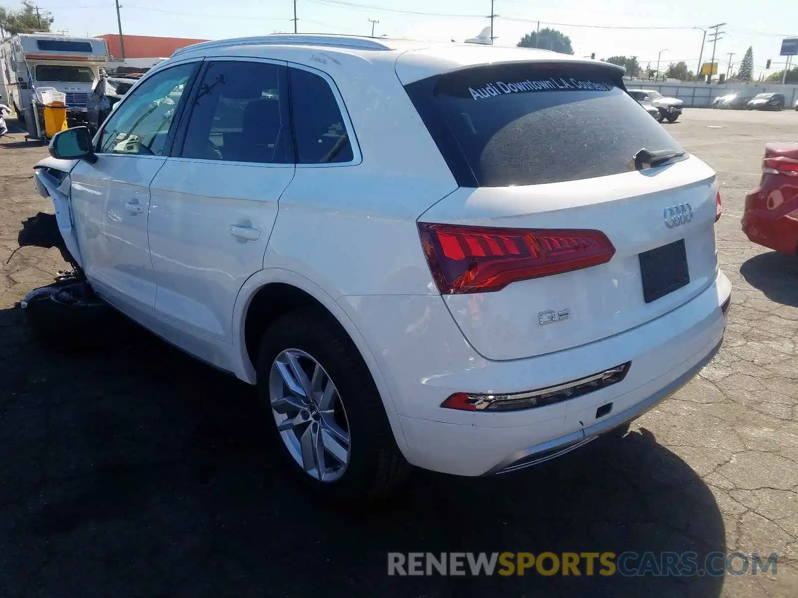 3 Photograph of a damaged car WA1ANAFYXL2037018 AUDI Q5 2020