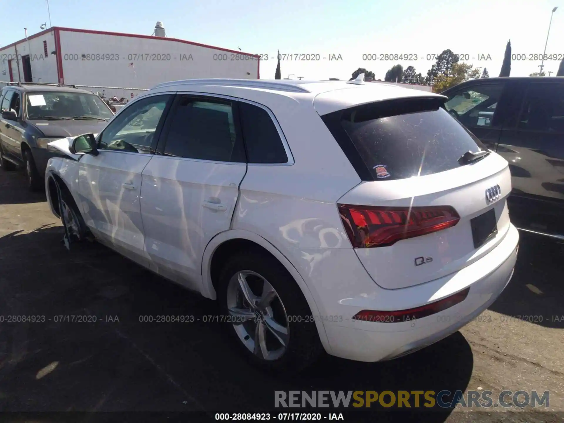 3 Photograph of a damaged car WA1ANAFYXL2037889 AUDI Q5 2020