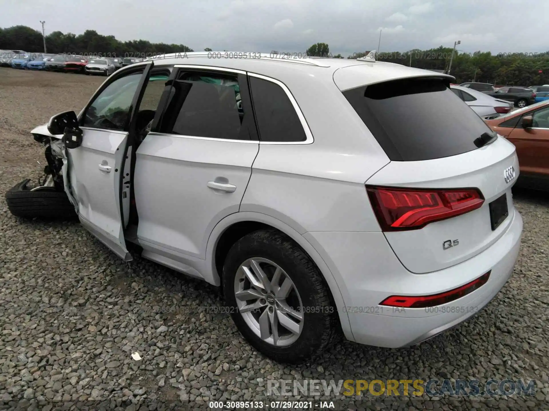 3 Photograph of a damaged car WA1ANAFYXL2049010 AUDI Q5 2020