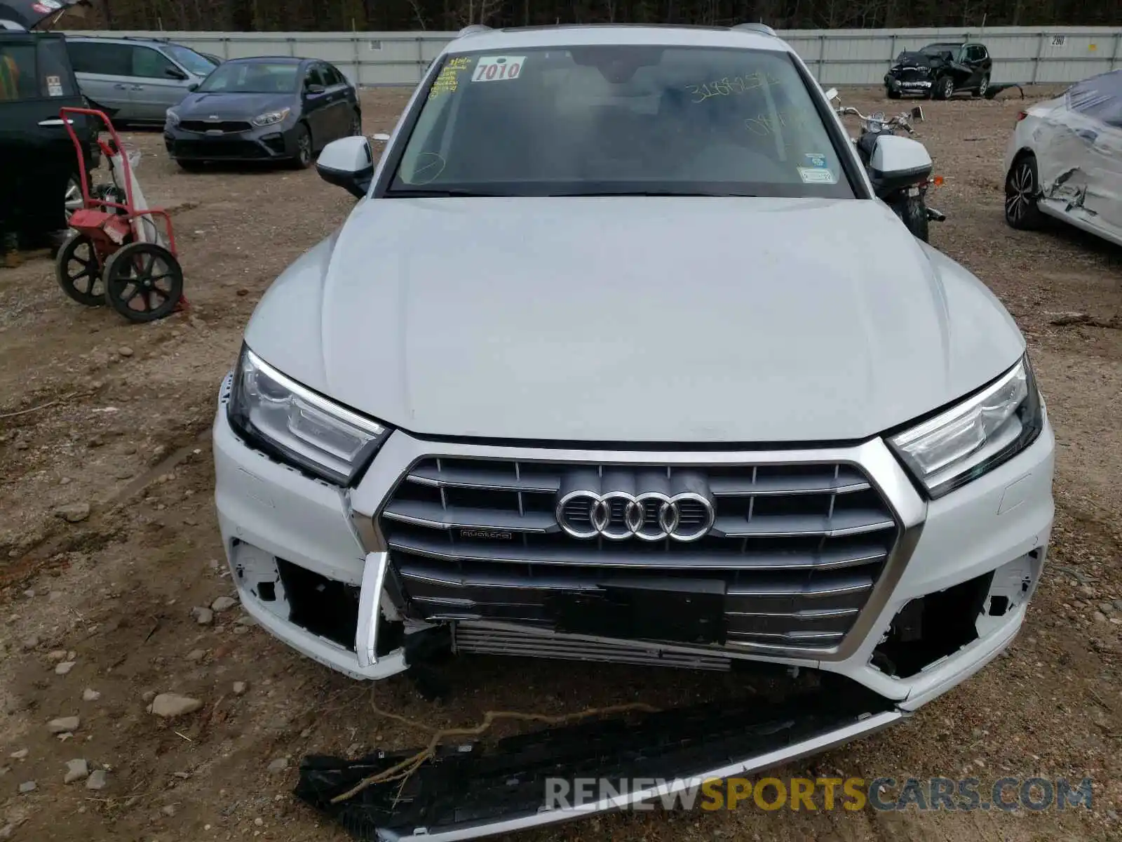 9 Фотография поврежденного автомобиля WA1ANAFYXL2087708 AUDI Q5 2020