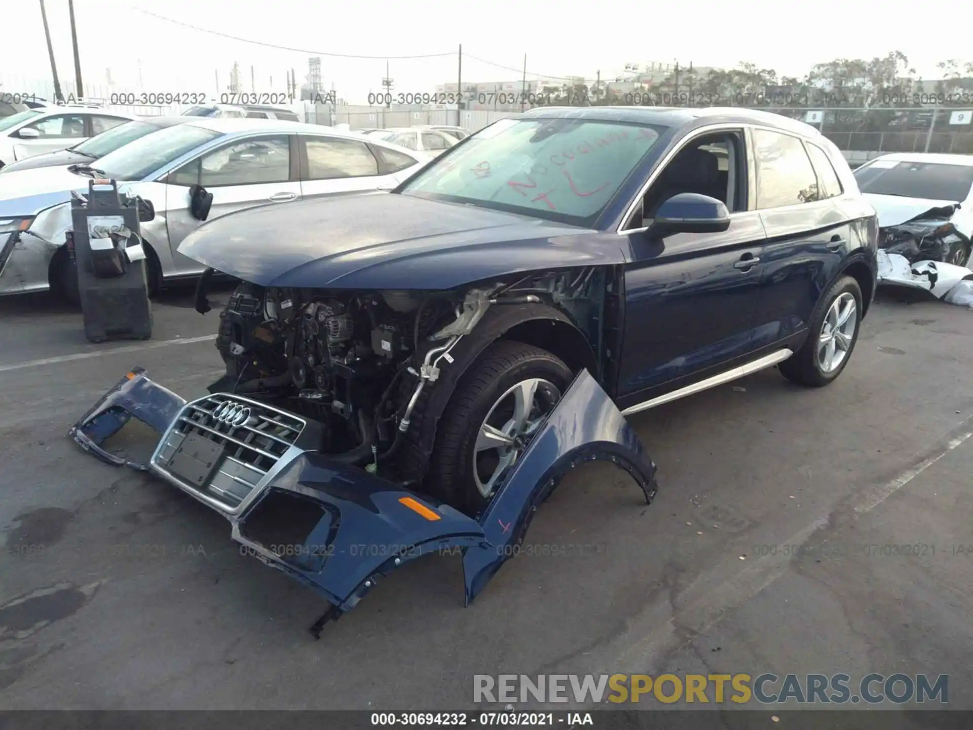 2 Фотография поврежденного автомобиля WA1ANAFYXL2100277 AUDI Q5 2020