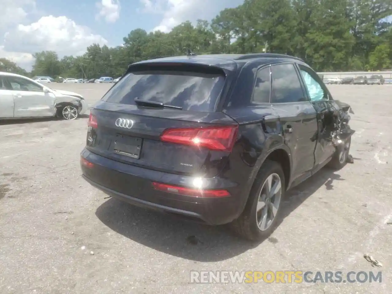 4 Photograph of a damaged car WA1ANAFYXL2121260 AUDI Q5 2020