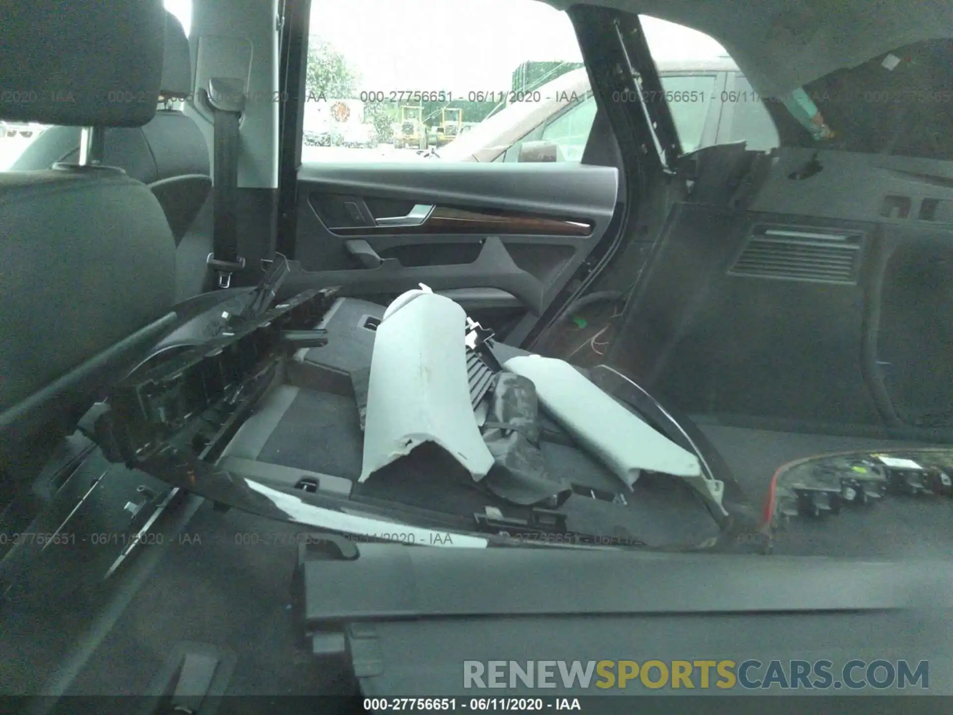 8 Photograph of a damaged car WA1BNAFY0L2035766 AUDI Q5 2020