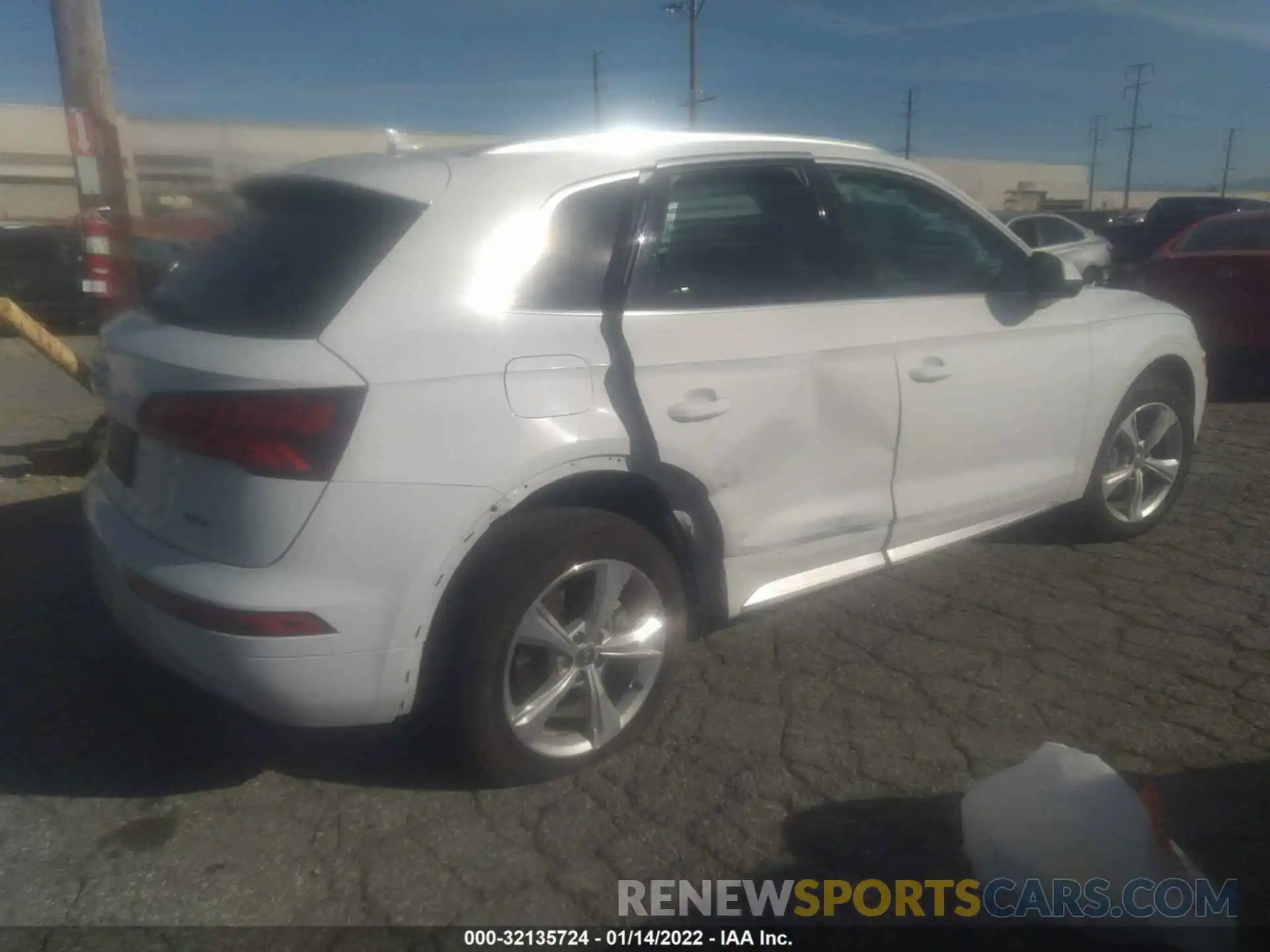 4 Photograph of a damaged car WA1BNAFY1L2012996 AUDI Q5 2020