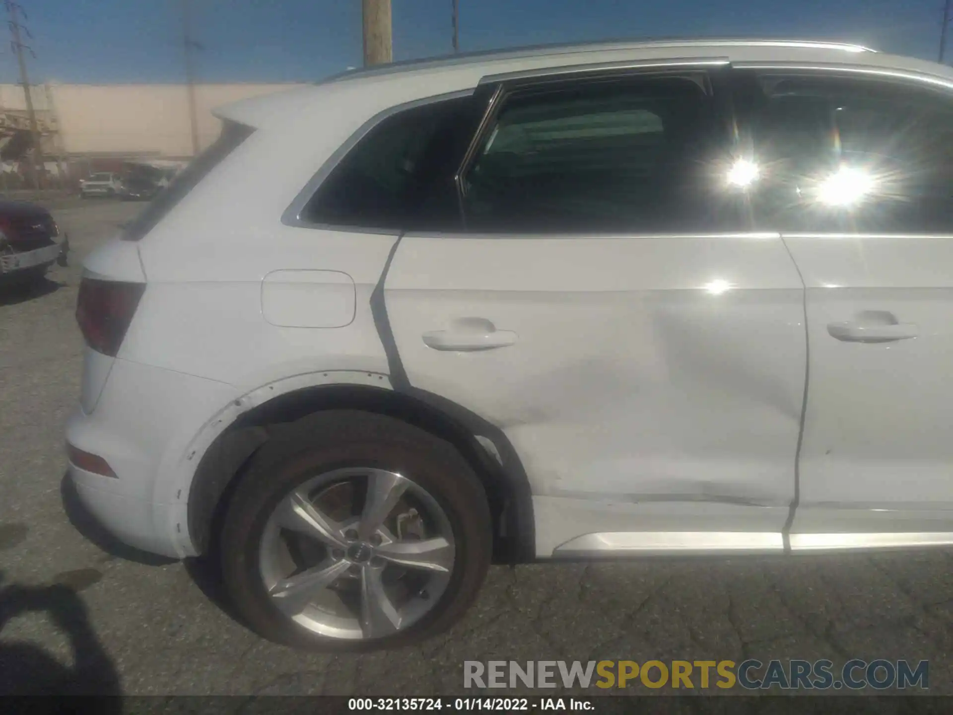 6 Photograph of a damaged car WA1BNAFY1L2012996 AUDI Q5 2020